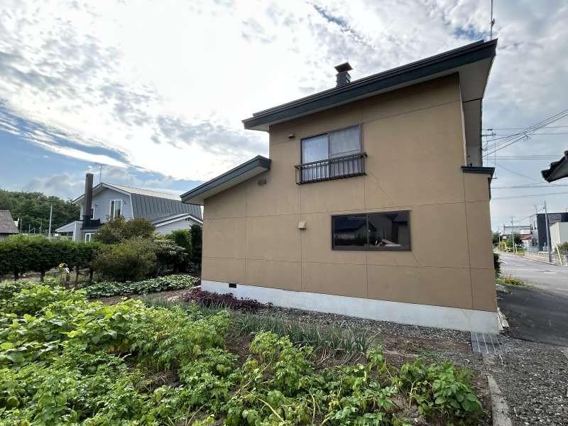 House in Nishimachi, Biei – photo 23 of 26 – Biei, Daisetsuzan Foothills, Hokkaido, Japan