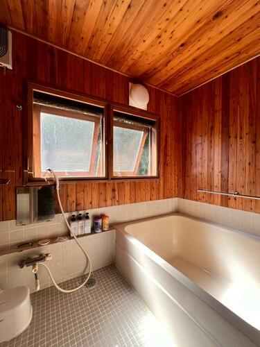 House in Okamachi, Nakafurano – photo 10 of 13 – Nakafurano, Furano Basin, Hokkaido, Japan