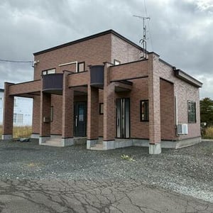 House in Rokugo Shigaichi, Furano