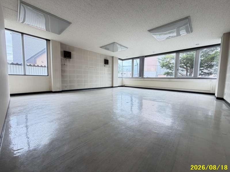 House in Saiwaichō, Biei – photo 6 of 26 – Biei, Daisetsuzan Foothills, Hokkaido, Japan