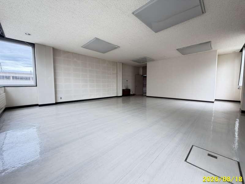 House in Saiwaichō, Biei – photo 7 of 26 – Biei, Daisetsuzan Foothills, Hokkaido, Japan
