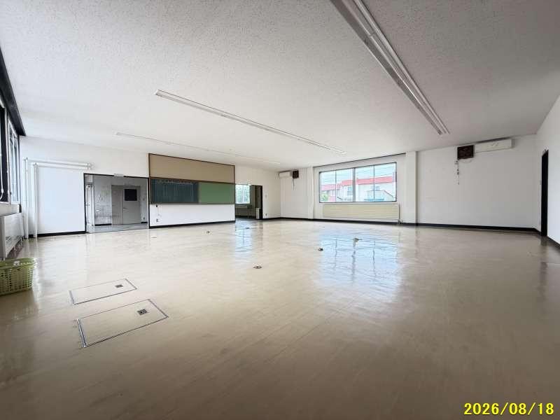 House in Saiwaichō, Biei – photo 12 of 26 – Biei, Daisetsuzan Foothills, Hokkaido, Japan
