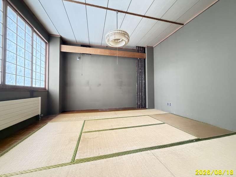 House in Saiwaichō, Biei – photo 18 of 26 – Biei, Daisetsuzan Foothills, Hokkaido, Japan