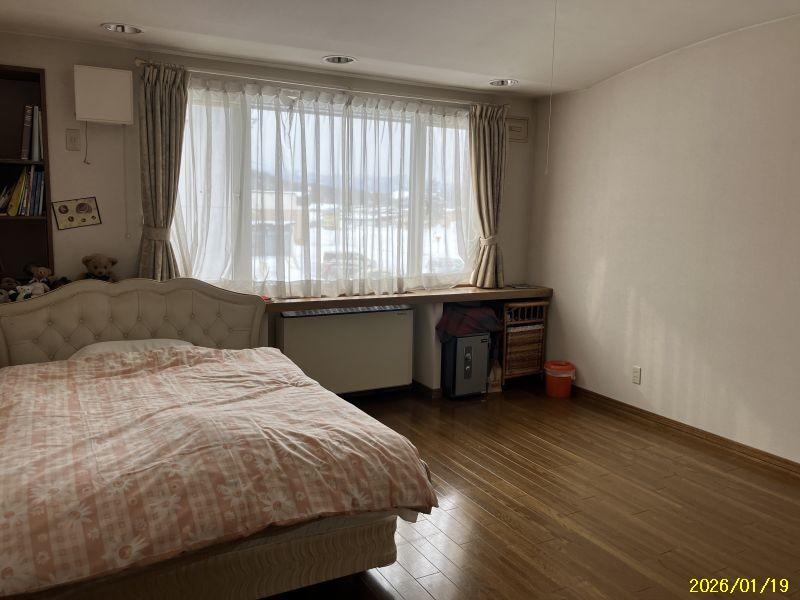 House in Sakaemachi, Biei – photo 16 of 26 – Biei, Daisetsuzan Foothills, Hokkaido, Japan