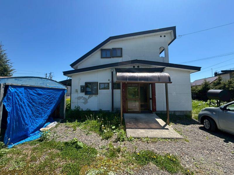 House in Shinkōchō, Kamikawa – Kamikawa, Daisetsuzan Foothills, Hokkaido, Japan