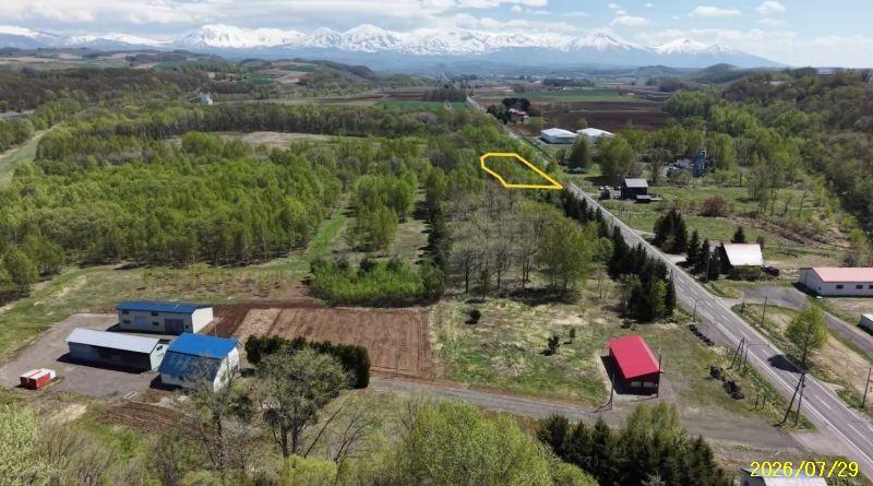 Land in Biei – photo 11 of 23 – Biei, Daisetsuzan Foothills, Hokkaido, Japan