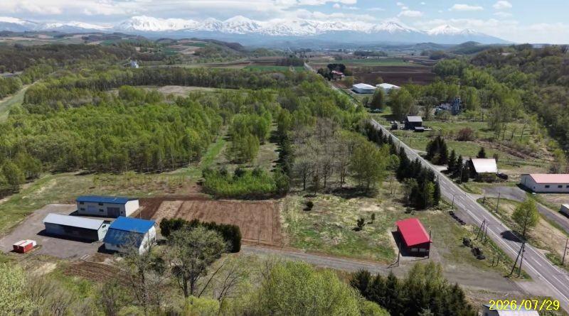 Land in Biei – photo 12 of 23 – Biei, Daisetsuzan Foothills, Hokkaido, Japan