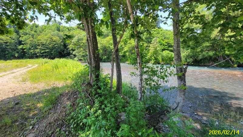 Land in Goryo, Biei – photo 4 of 15 – Biei, Daisetsuzan Foothills, Hokkaido, Japan