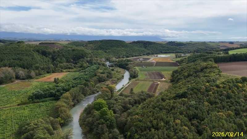 Land in Goryo, Biei – photo 11 of 15 – Biei, Daisetsuzan Foothills, Hokkaido, Japan