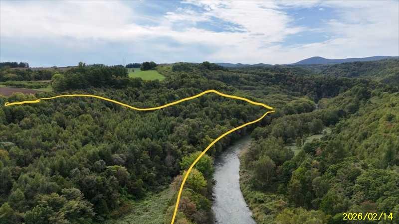 Land in Goryo, Biei – photo 12 of 15 – Biei, Daisetsuzan Foothills, Hokkaido, Japan