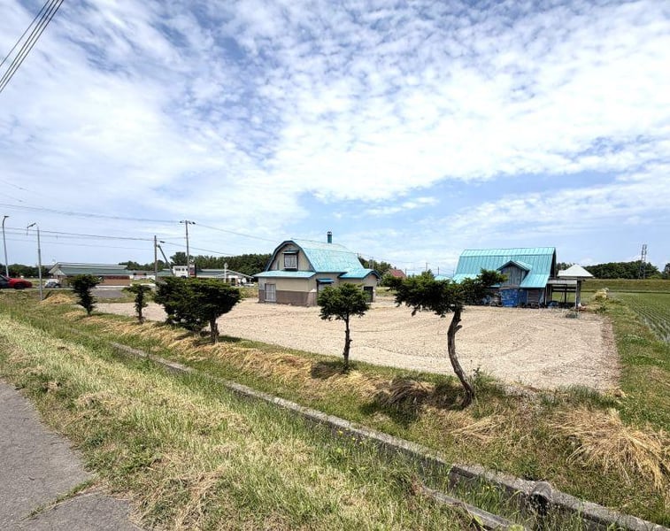 Land in Higashikagura – photo 12 of 14 – Higashikagura, Daisetsuzan Foothills, Hokkaido, Japan