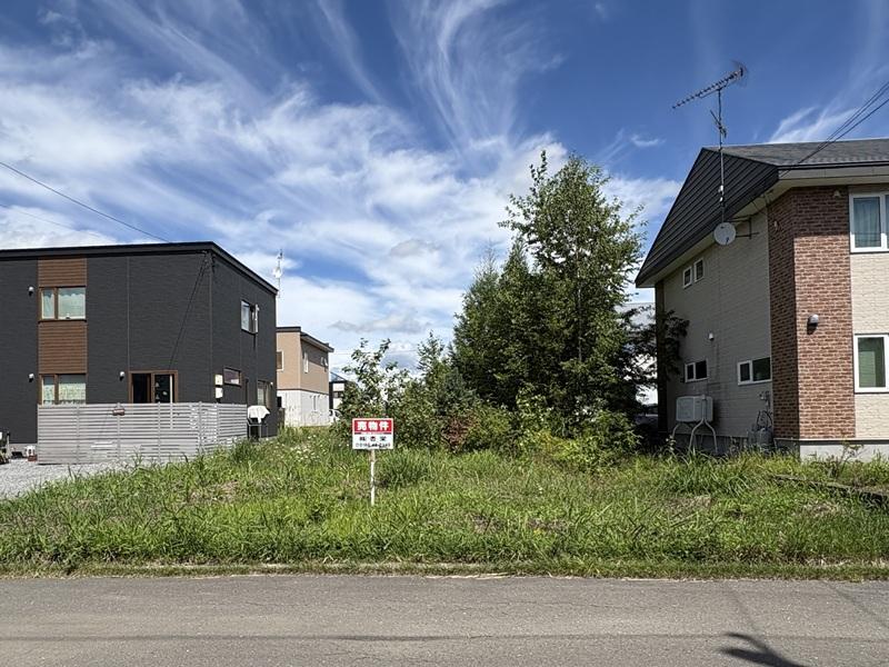 Land in Izumimachi, Kamifurano – Kamifurano, Furano Basin, Hokkaido, Japan
