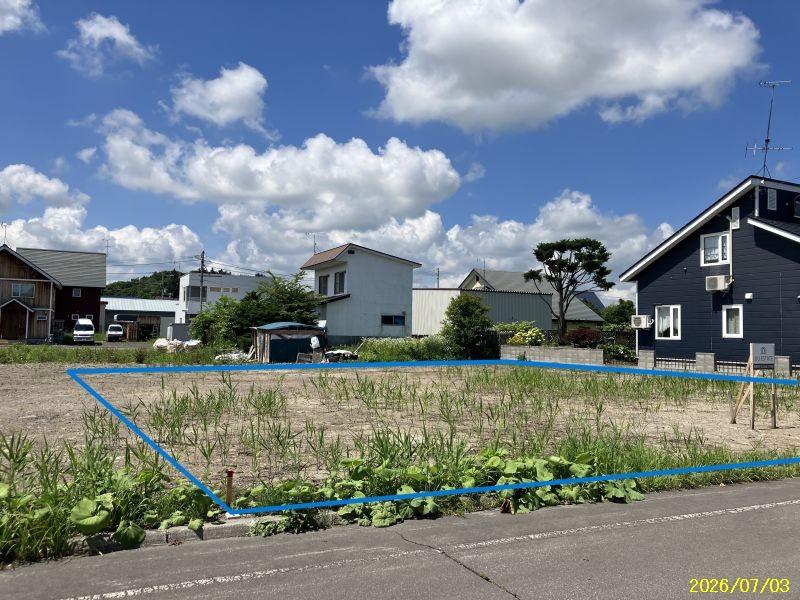 Land in Maruyama, Biei – photo 3 of 7 – Biei, Daisetsuzan Foothills, Hokkaido, Japan