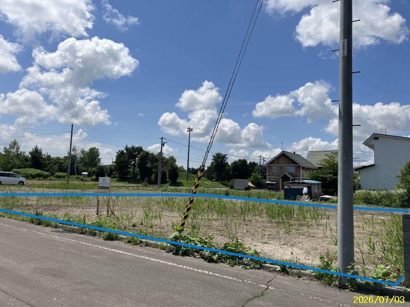 Land in Maruyama, Biei – photo 4 of 7 – Biei, Daisetsuzan Foothills, Hokkaido, Japan