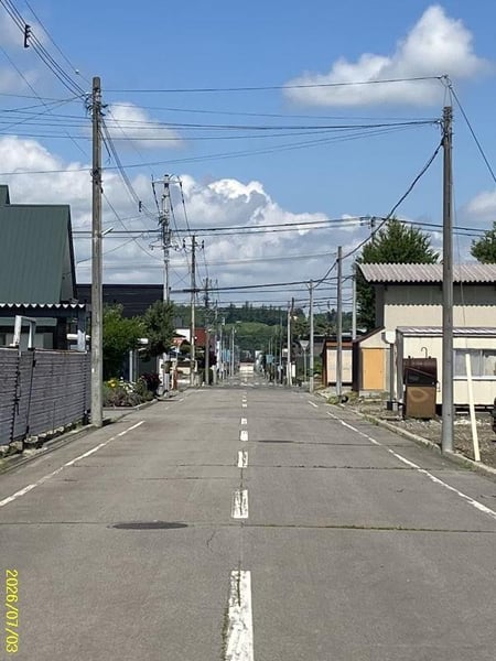 Land in Maruyama, Biei – photo 5 of 7 – Biei, Daisetsuzan Foothills, Hokkaido, Japan
