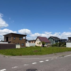 Land in Minami, Takasu