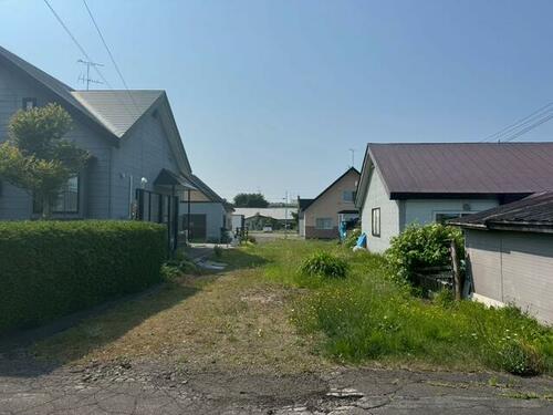 Land in Nishimachi, Biei – photo 2 of 5 – Biei, Daisetsuzan Foothills, Hokkaido, Japan