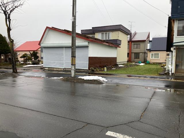 Land in Sakaemachi, Biei – photo 5 of 8 – Biei, Daisetsuzan Foothills, Hokkaido, Japan