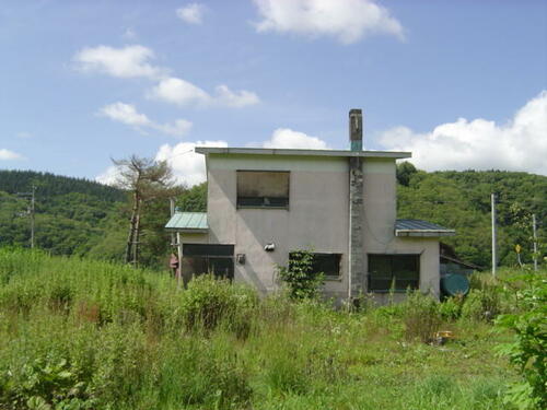 Land in Tawaramappu, Biei – photo 5 of 6 – Biei, Daisetsuzan Foothills, Hokkaido, Japan