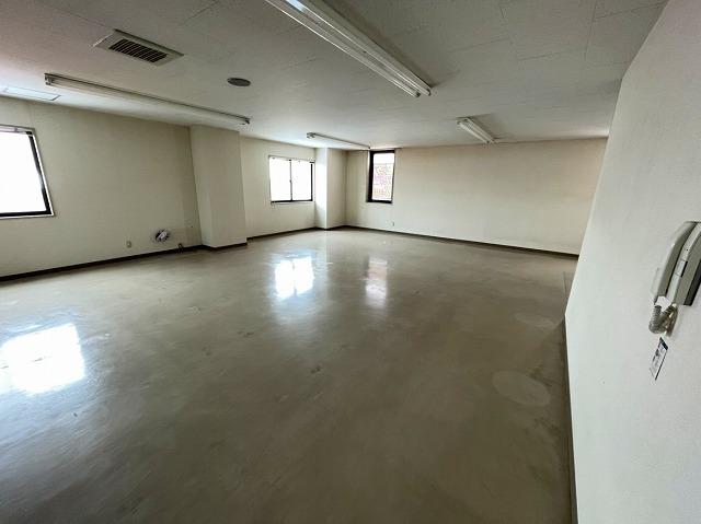 Property in 1 Jōdōri, Asahikawa – photo 4 of 23 – Asahikawa, Asahikawa, Hokkaido, Japan