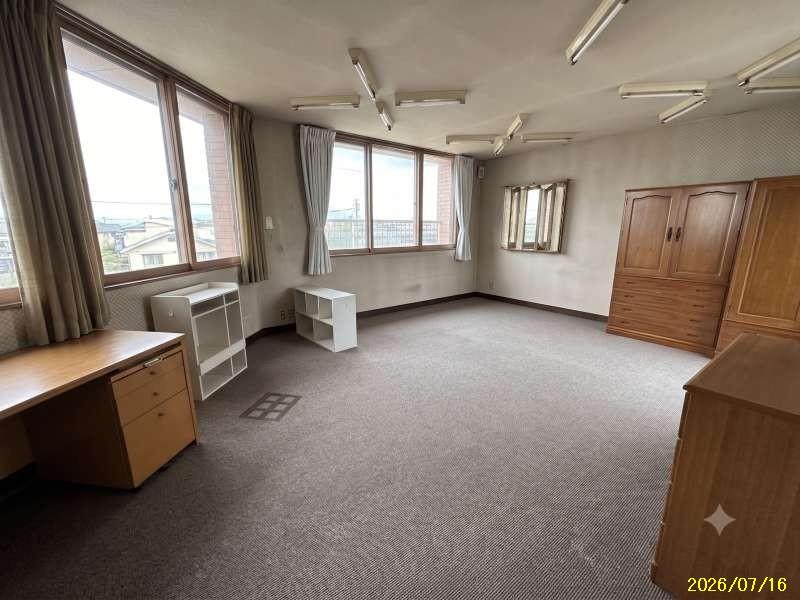 Property in 1 Jōdōri, Asahikawa – photo 17 of 18 – Asahikawa, Asahikawa, Hokkaido, Japan
