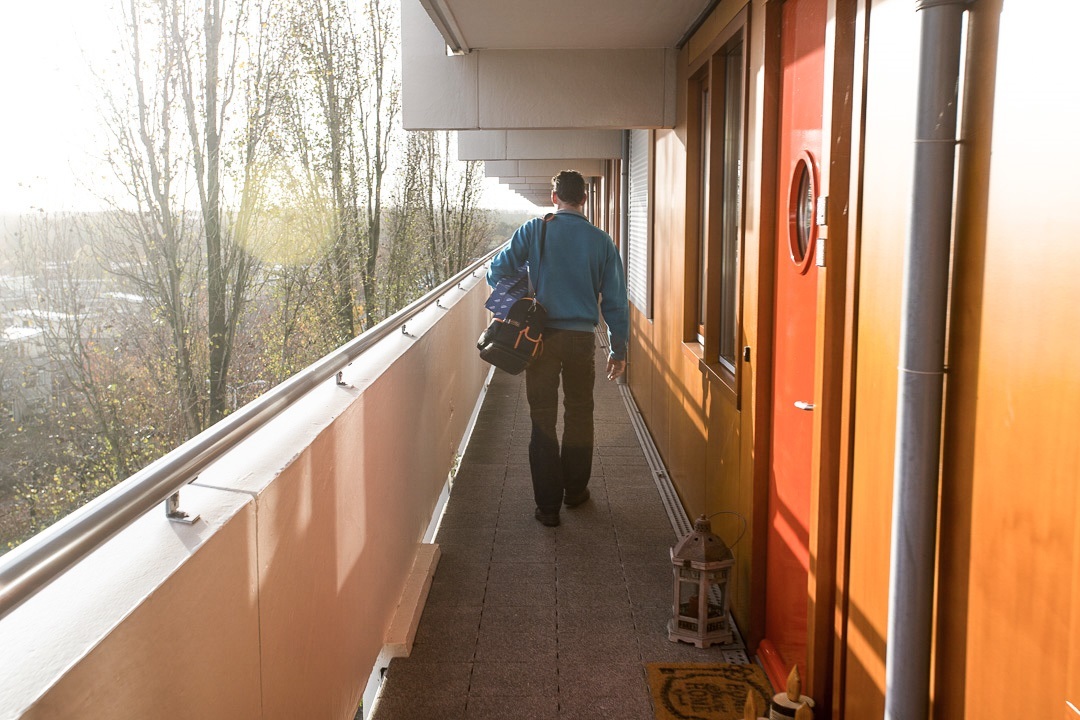 Vakman bij de WOCO; binnen vijf minuten leer je iemands levensverhaal kennen story