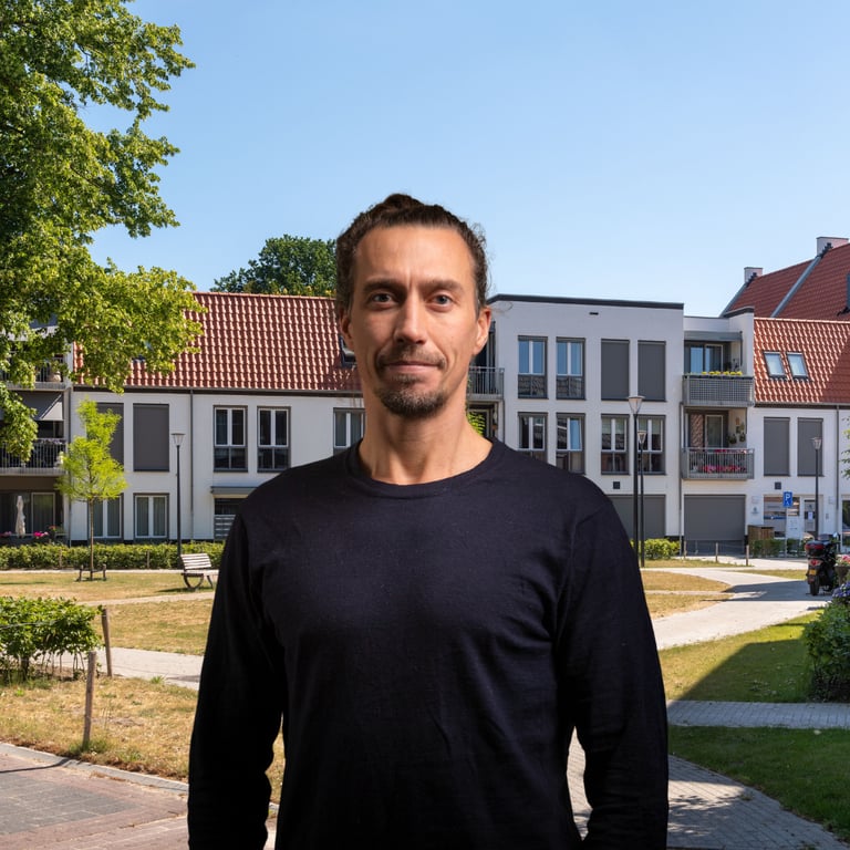 Tom draagt bij aan een duurzame toekomst background
