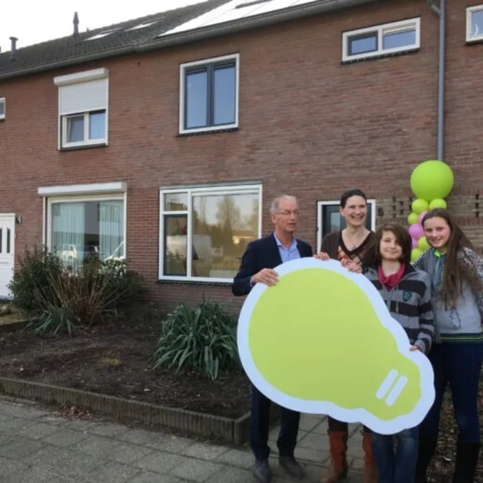 Van uren tellen naar mensen helpen: Cindy’s financiële carrière bij de WOCO image