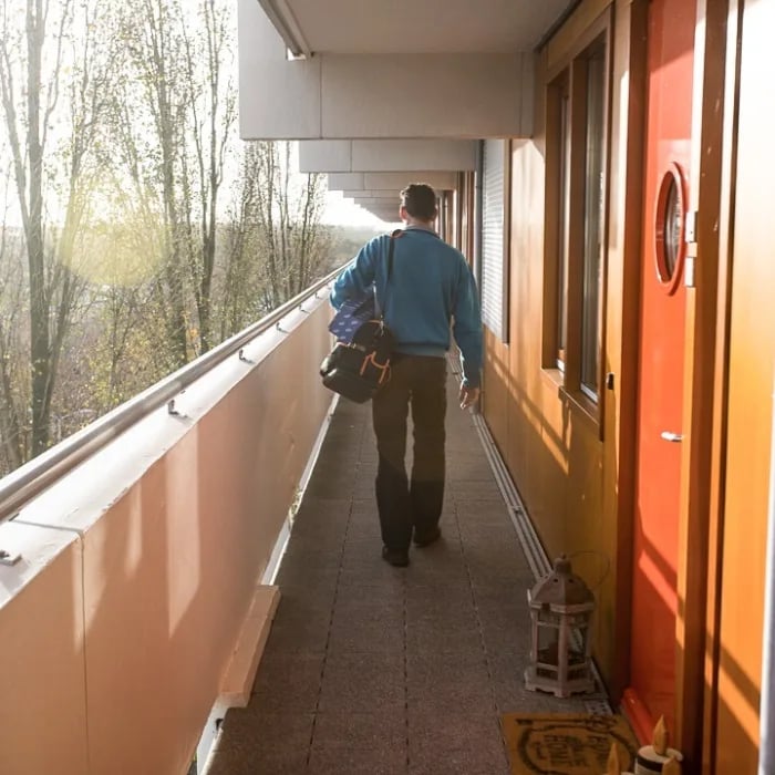 Vakman bij de WOCO; binnen vijf minuten leer je iemands levensverhaal kennen background