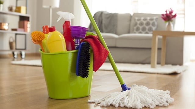 Plastic,Bucket,With,Cleaning,Supplies,In,Home
