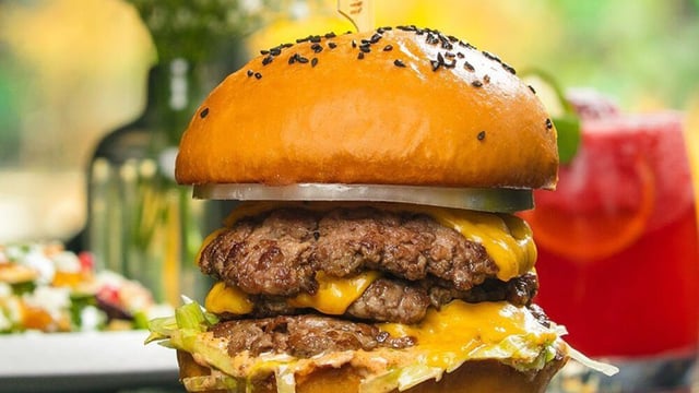 Wagyu-Burger-1-1000×750-1