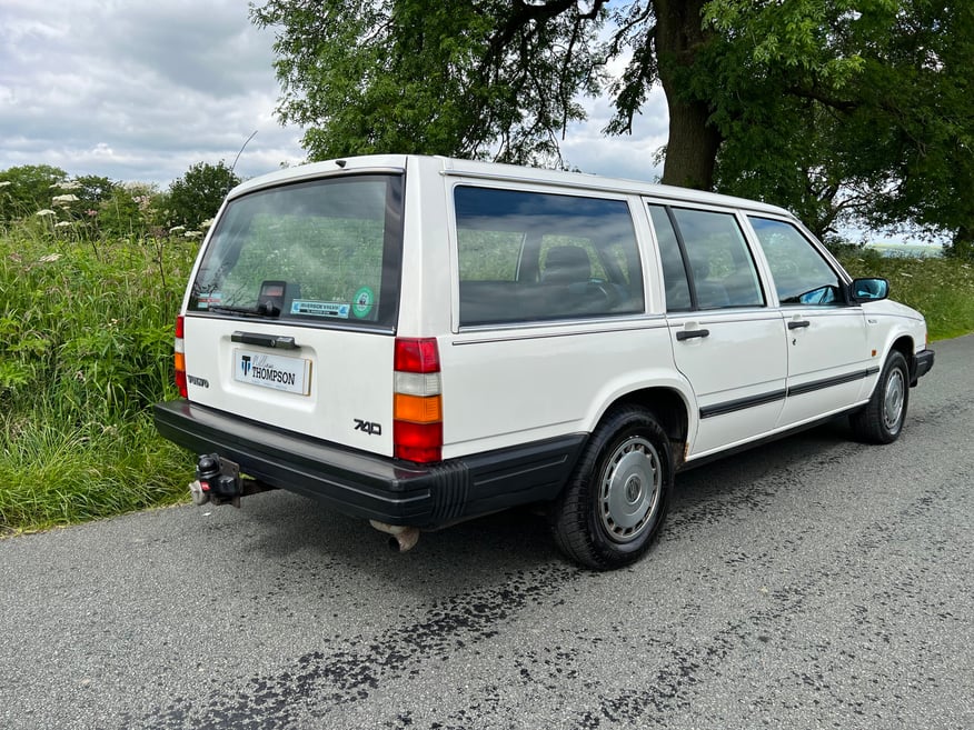 VOLVO 740 SE 5 SPEED MANUAL LONG MOT - William Thompson