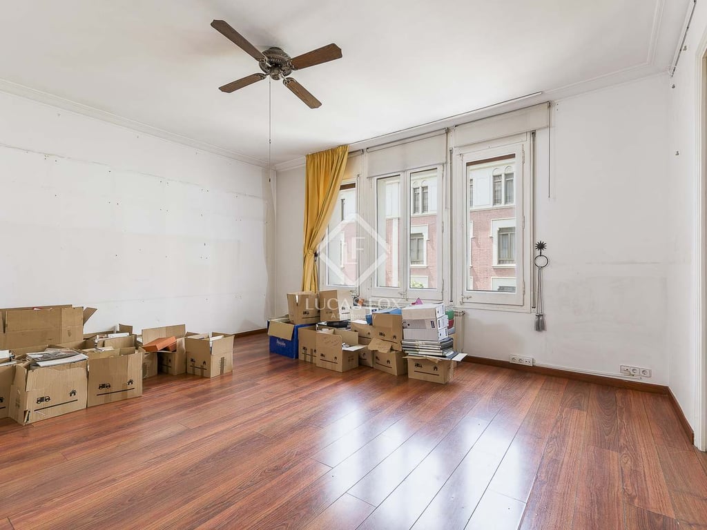 Apartment in Barcelona - Image 3