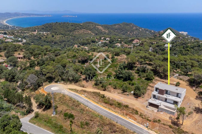 House in Girona - view 1