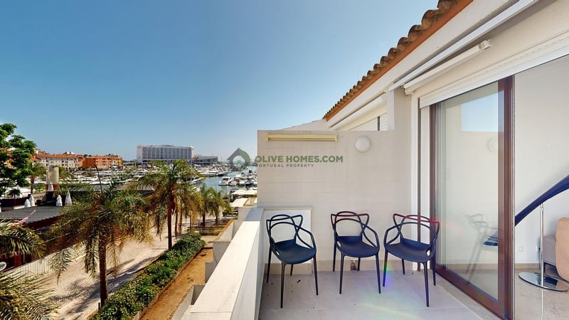 Apartment in Quarteira - view 1