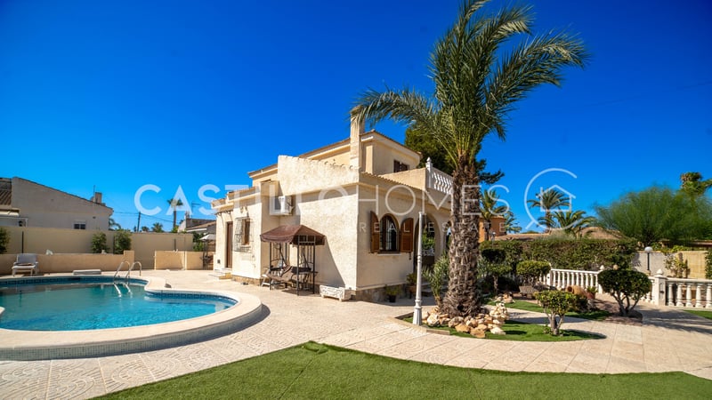 Villa in Torrevieja - view 1