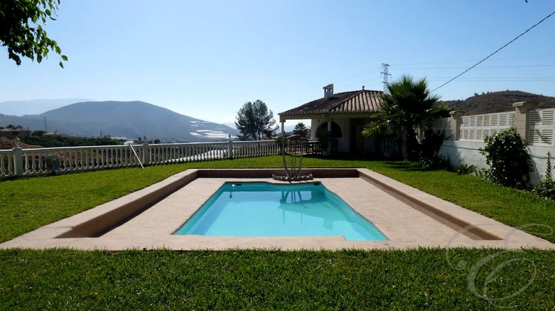 Villa in Granada - view 1