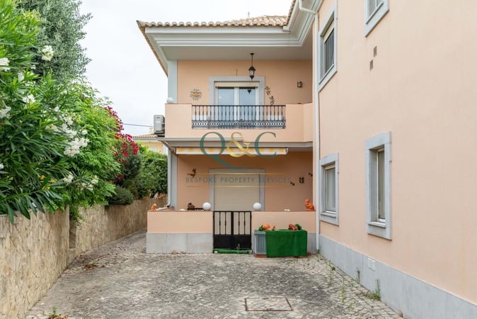 Apartment in Santa Barbara de Nexe - view 1