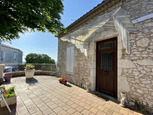 House in Monflanquin - view 1