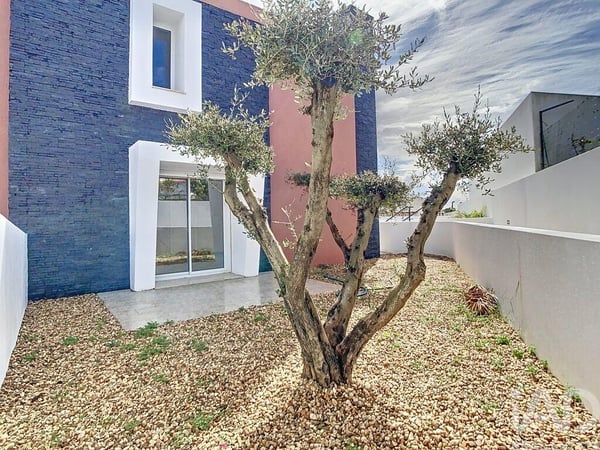 House in Oura - view 1