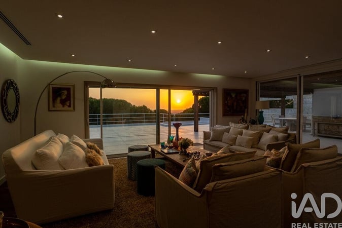 House in Brejos de Azeitao - view 1