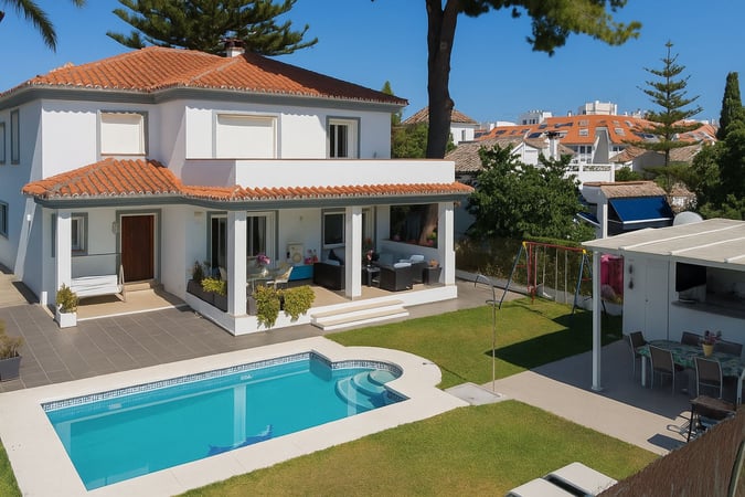 House in San Pedro de Alcantara - view 1