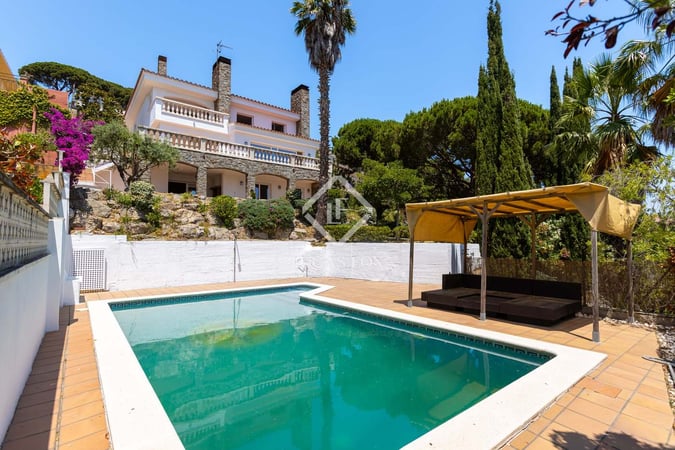 House in Premia de Dalt - view 1