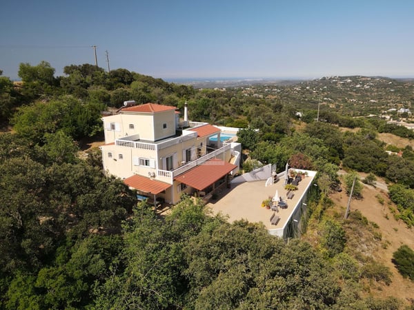 Villa in Loule - view 1