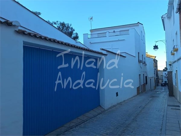 House in Jaen - view 1