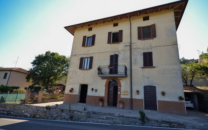 House in Montegabbione - view 1