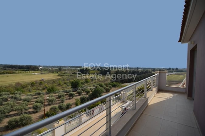 Apartment in Yeroskipou - view 1