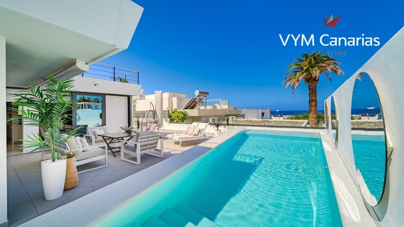 Villa in San Eugenio - view 1