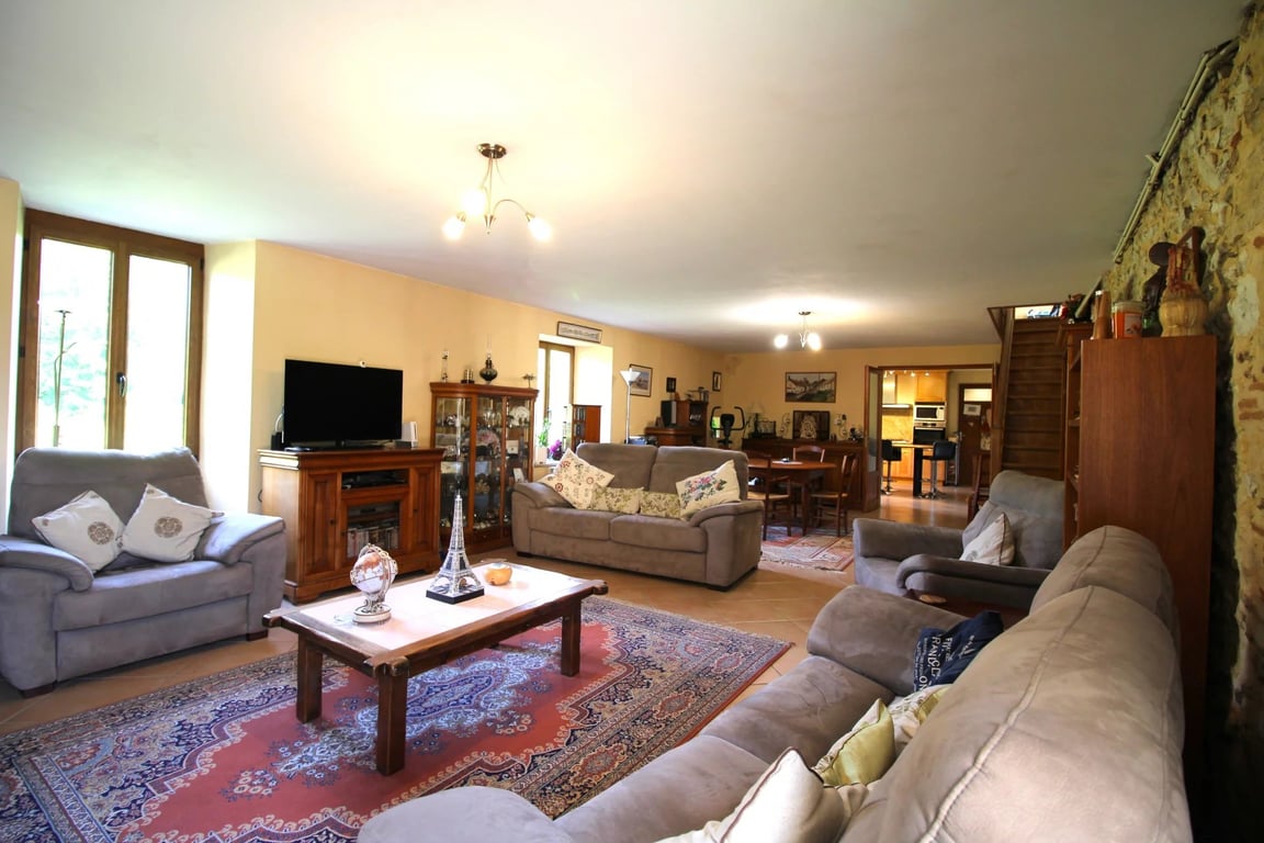 House in Puy-l'Eveque - Image 3