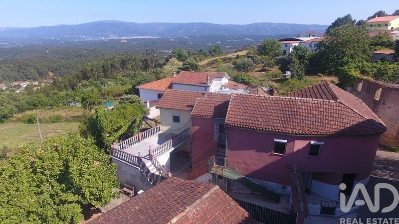 House in Miranda do Corvo - view 1